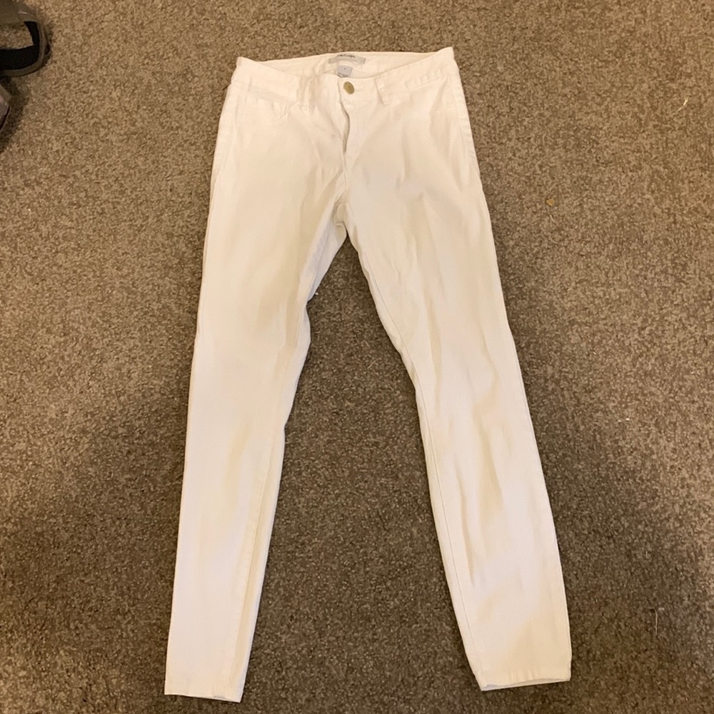 White skinny jeans